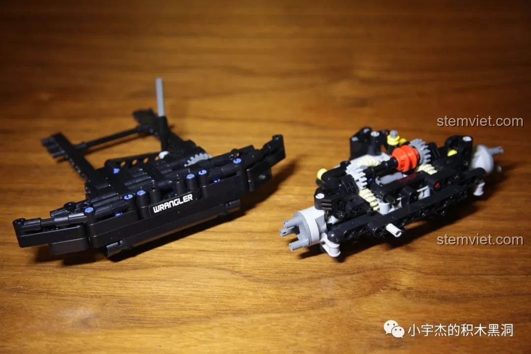 Sản phẩm sau khi lắp xong gói 1: phần cản trước và một cụm cơ khí của xe Jeep Wrangler Rubicon.