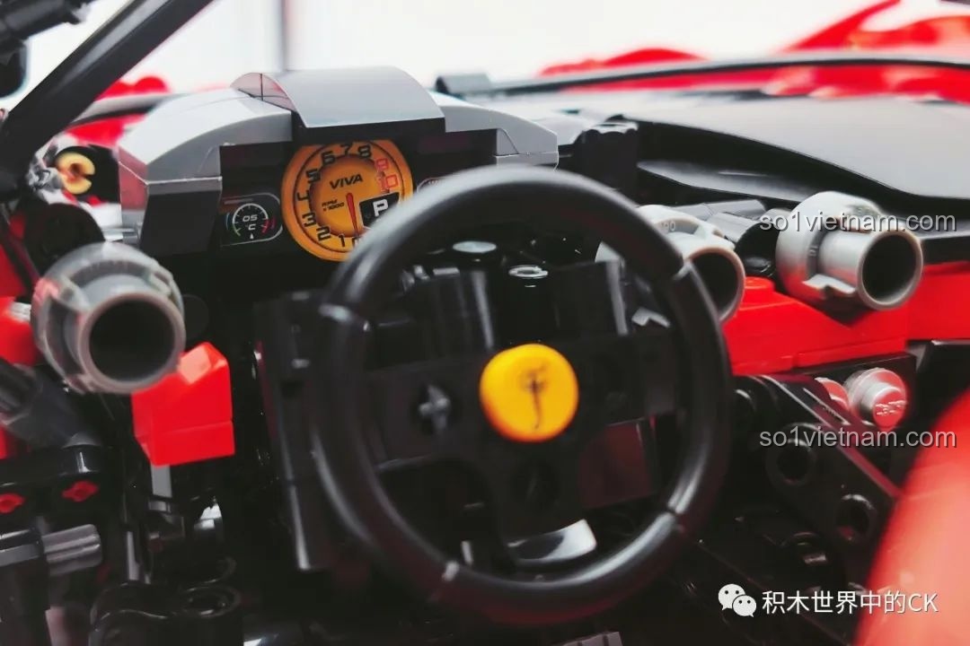 Chi tiết động cơ của bộ lắp ráp CaDA C61505 Ferrari Laferrari, được mô phỏng rất chân thực.