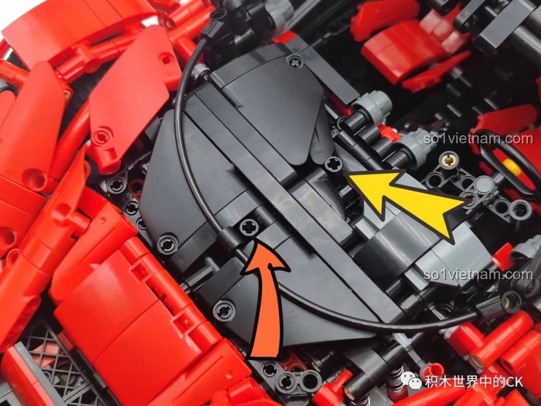 Chi tiết động cơ của bộ lắp ráp CaDA C61505 Ferrari Laferrari, được mô phỏng rất chân thực.