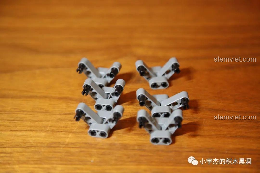 Các khớp nối kỹ thuật dùng để liên kết các đoạn núi đá trong Mô hình Xà Trận LE-J923 giá rẻ.