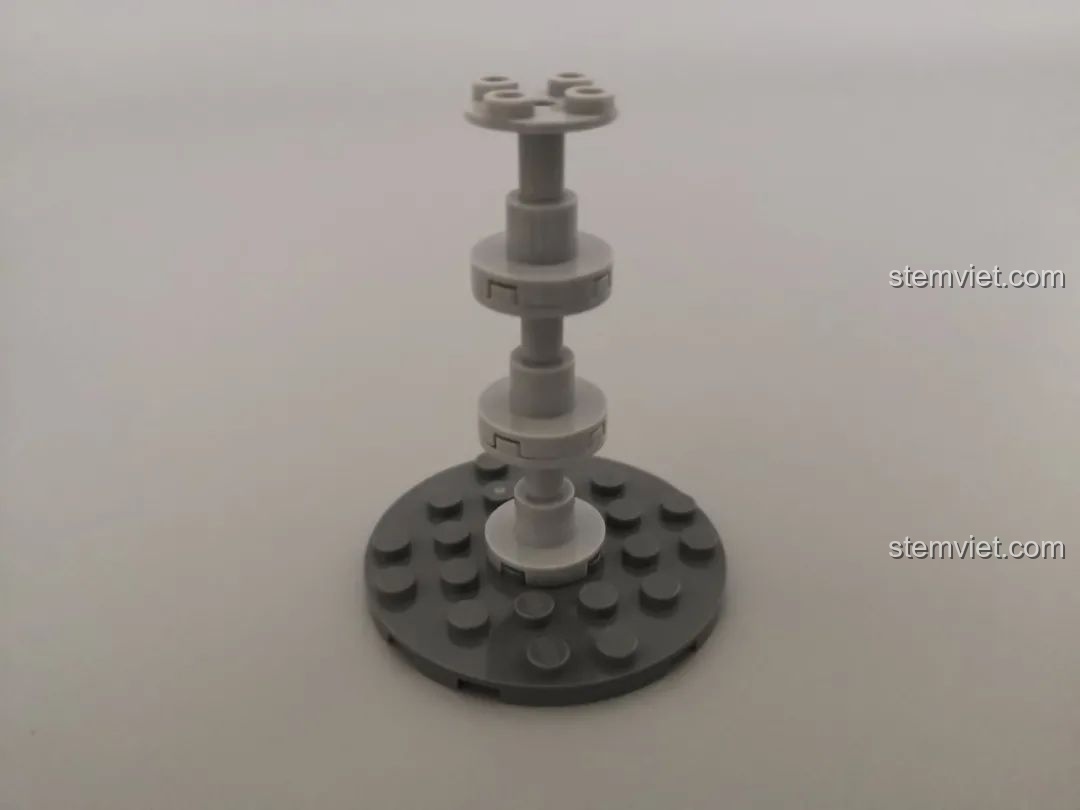 Chi tiết khớp nối trung gian giữa tàu con thoi và tầng đẩy của tên lửa GUDI 10803.