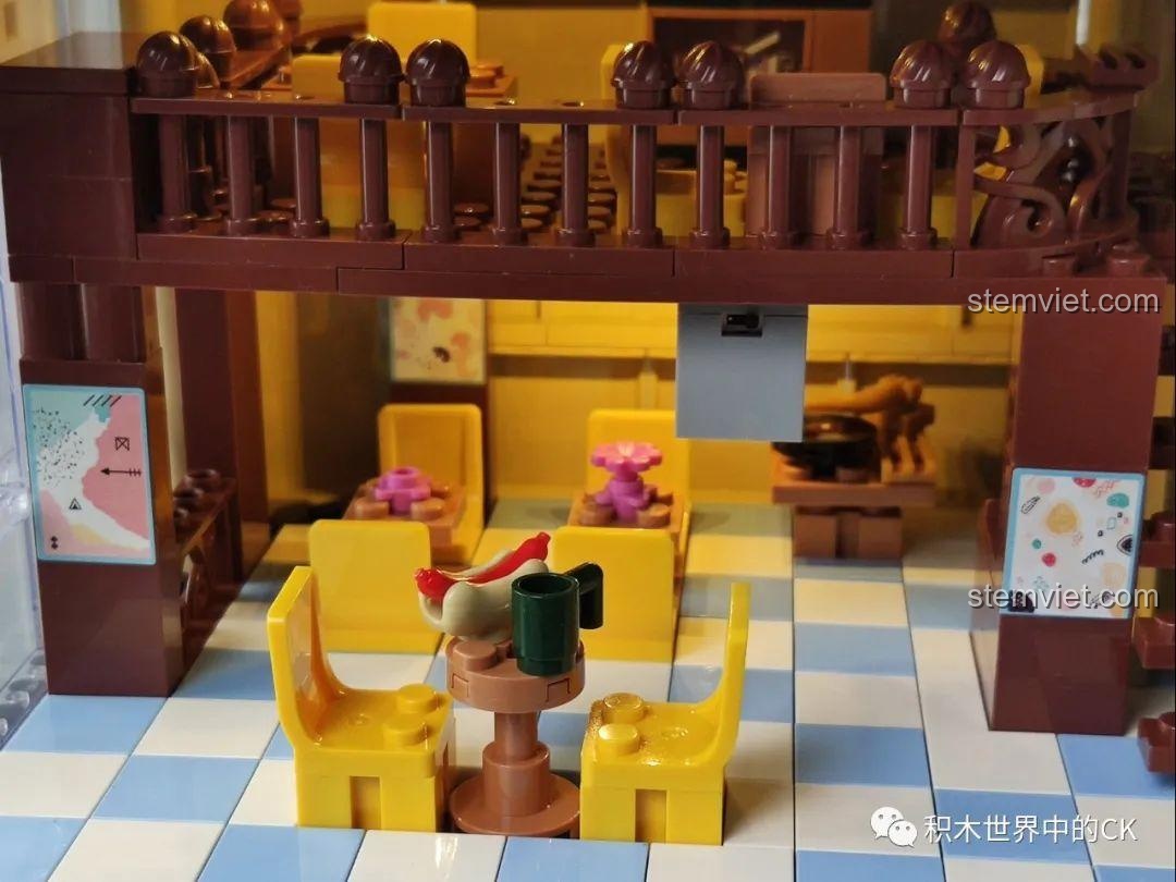 Khu vực pha chế với các món ăn vặt như bánh waffle và pancake trong mô hình Cửa hàng trà sữa JIAZHI SY 5209.