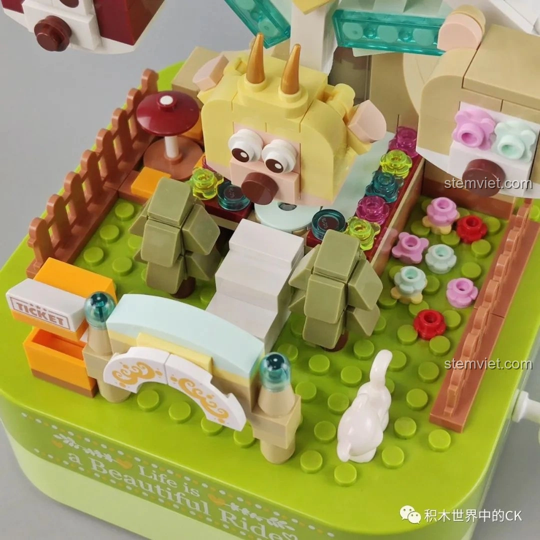 Chi tiết khu vườn và thỏ trắng dưới chân vòng quay kỳ diệu JAKI