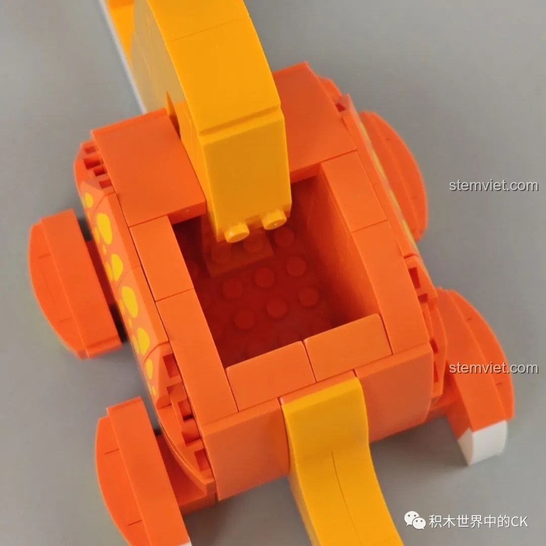 Bộ lắp ráp khủng long Fun Desk JAKI giúp bé sắp xếp đồ dùng học tập