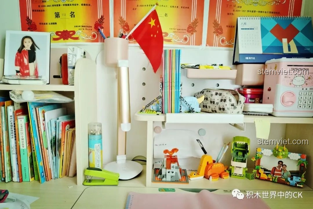 Bộ lắp ráp khủng long Fun Desk JAKI là món quà ý nghĩa cho năm học mới