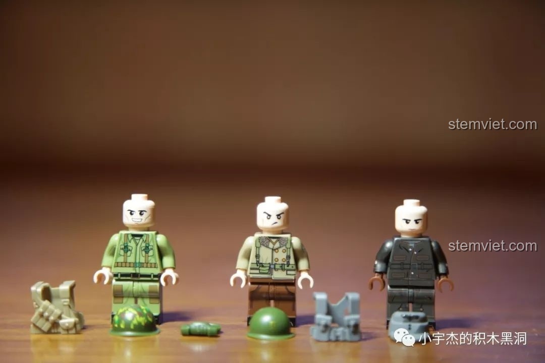 Cận cảnh khuôn mặt của các minifigures Panlos 631004, thể hiện biểu cảm đa dạng và chi tiết.