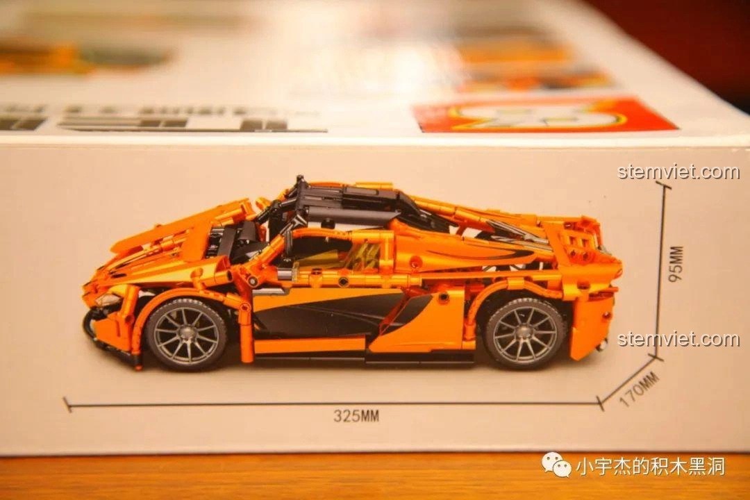 Kích thước mô hình Cada 8602 McLaren P1 hoàn chỉnh: dài 325mm, rộng 170mm, cao 95mm.