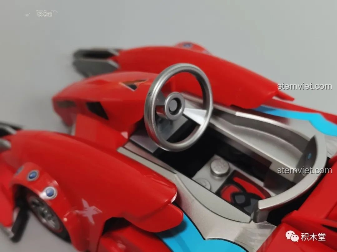 Kích thước chi tiết của xe Razor 74014 Enlighten được in trên hộp sản phẩm.