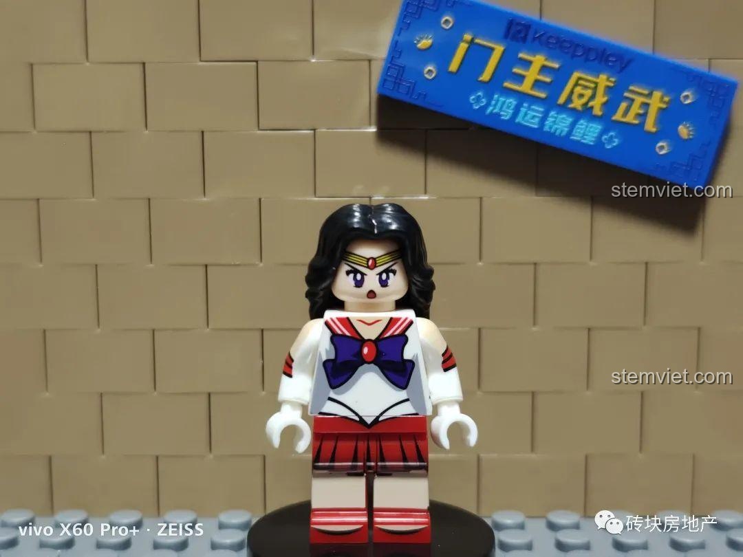 Ảnh review minifigure Thủy Thủ Sao Hỏa (Sailor Mars) từ bộ sưu tập Thủy Thủ Mặt Trăng Kopf KF6035.