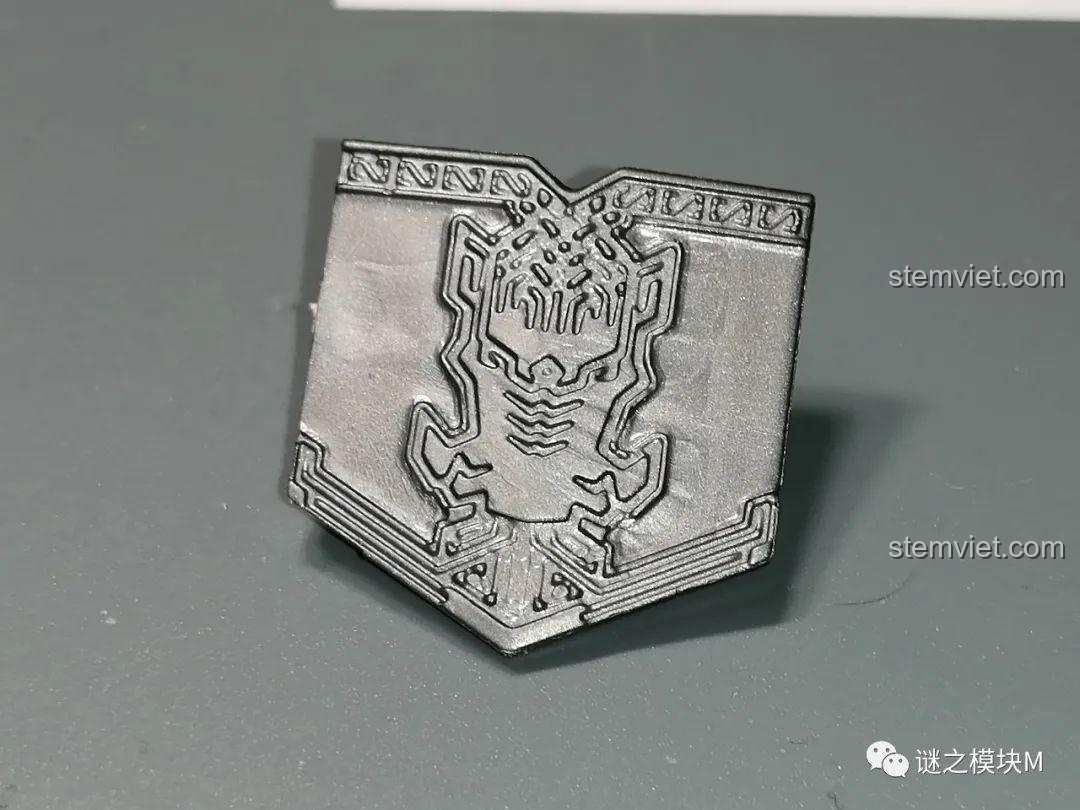 Toàn bộ phụ kiện đi kèm bộ minifigure chiến binh người lùn KORUIT KT1040, bao gồm vũ khí, khiên và cốc.