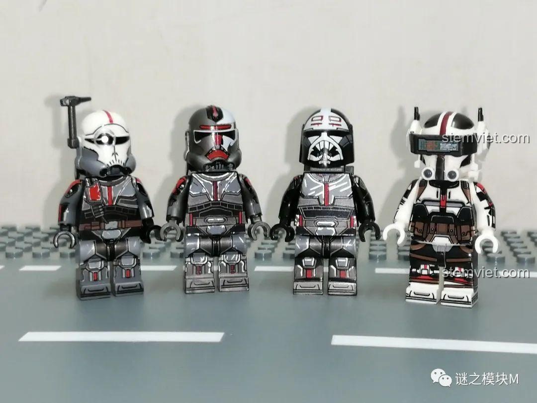 Chi tiết in bên hông của minifigure Crosshair. Đồ chơi mô hình KORUIT KT1047 chất lượng cao.