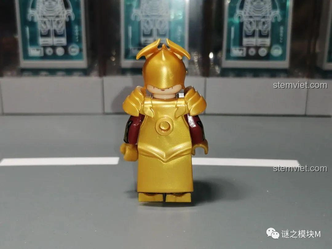 Các loại vũ khí của minifigure Tinh Linh KORUIT KT1050: kiếm, rìu, cung tên, đa dạng.