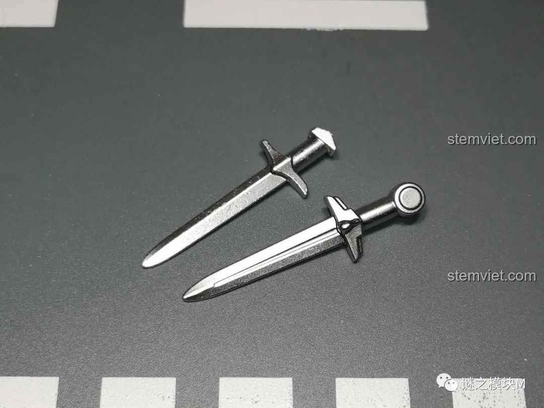 Toàn bộ 6 Minifigure Hiệp sĩ Thiên Nga Dol Amroth Koruit KT1051 xếp hàng, với các loại vũ khí và khiên khác nhau.