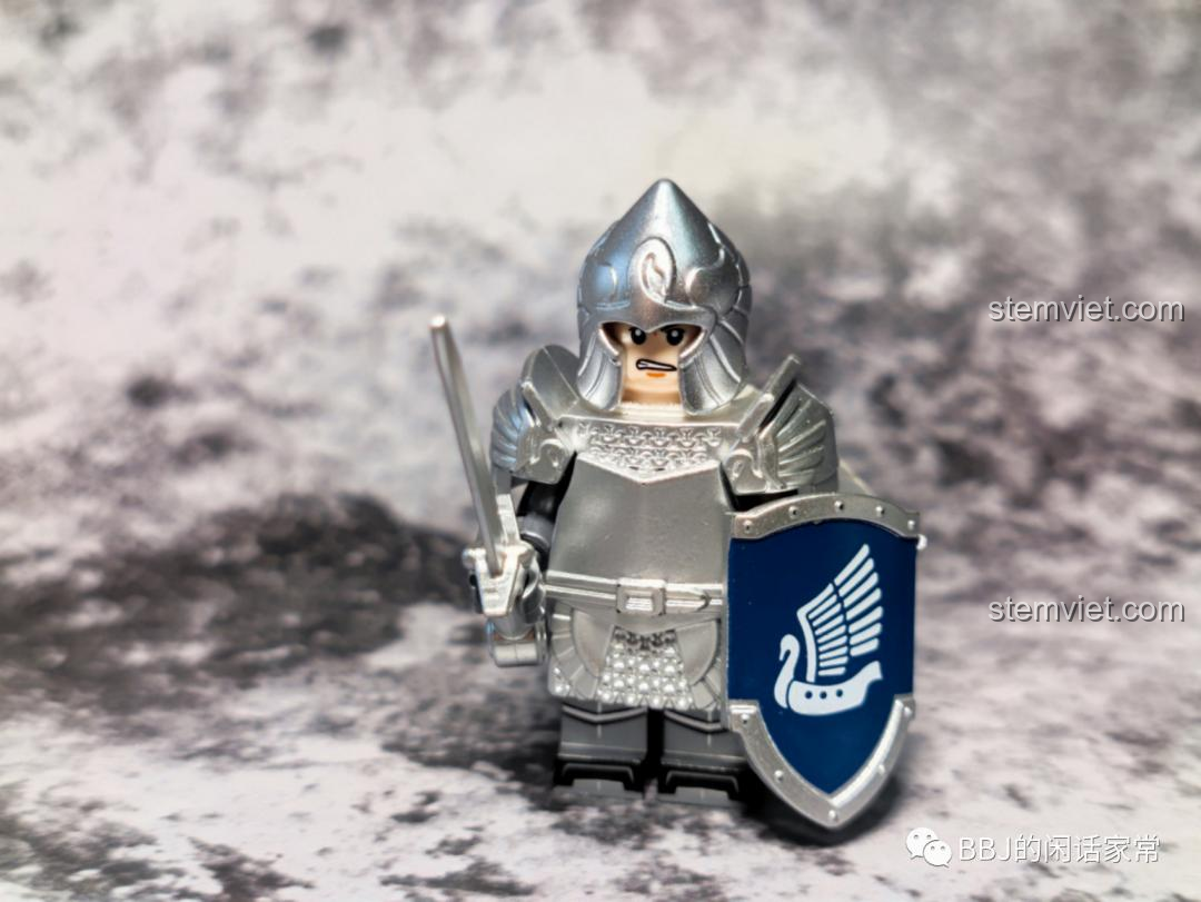 Minifigure Kiếm sĩ XP-392 KORUIT KT1051, Chiến binh Chúa Tể Của Những Chiếc Nhẫn 1051, trang bị kiếm và khiên.