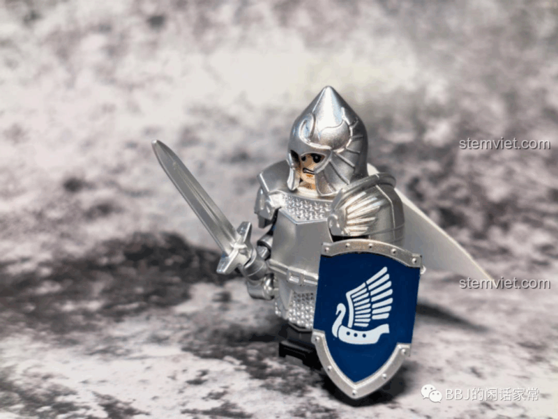 Minifigure The Scream, không liên quan đến sản phẩm chính.