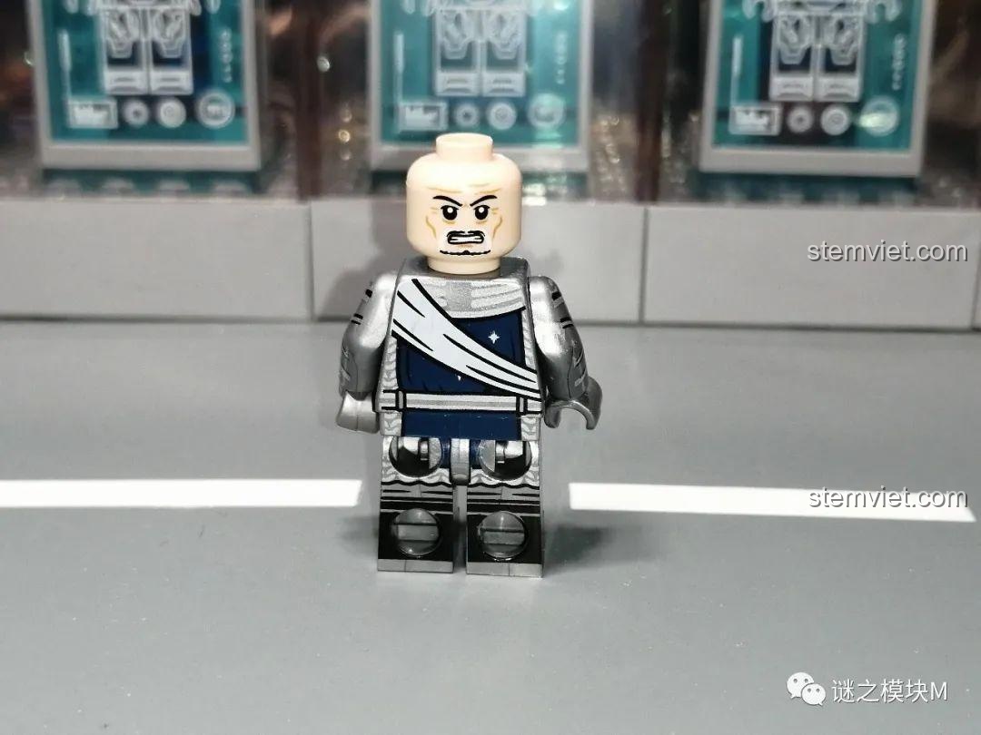 Minifigure lính Gondor KORUIT hợp thể với các minifigure khác, set đồ chơi Chiến binh Gondor.