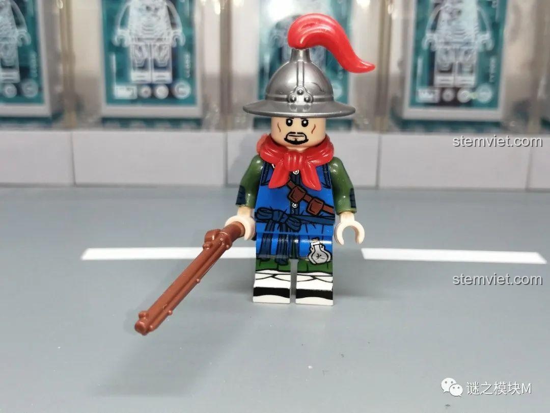 Minifigure Khoái Thương Thủ (XP-670) với trang phục đỏ và vũ khí đặc trưng.