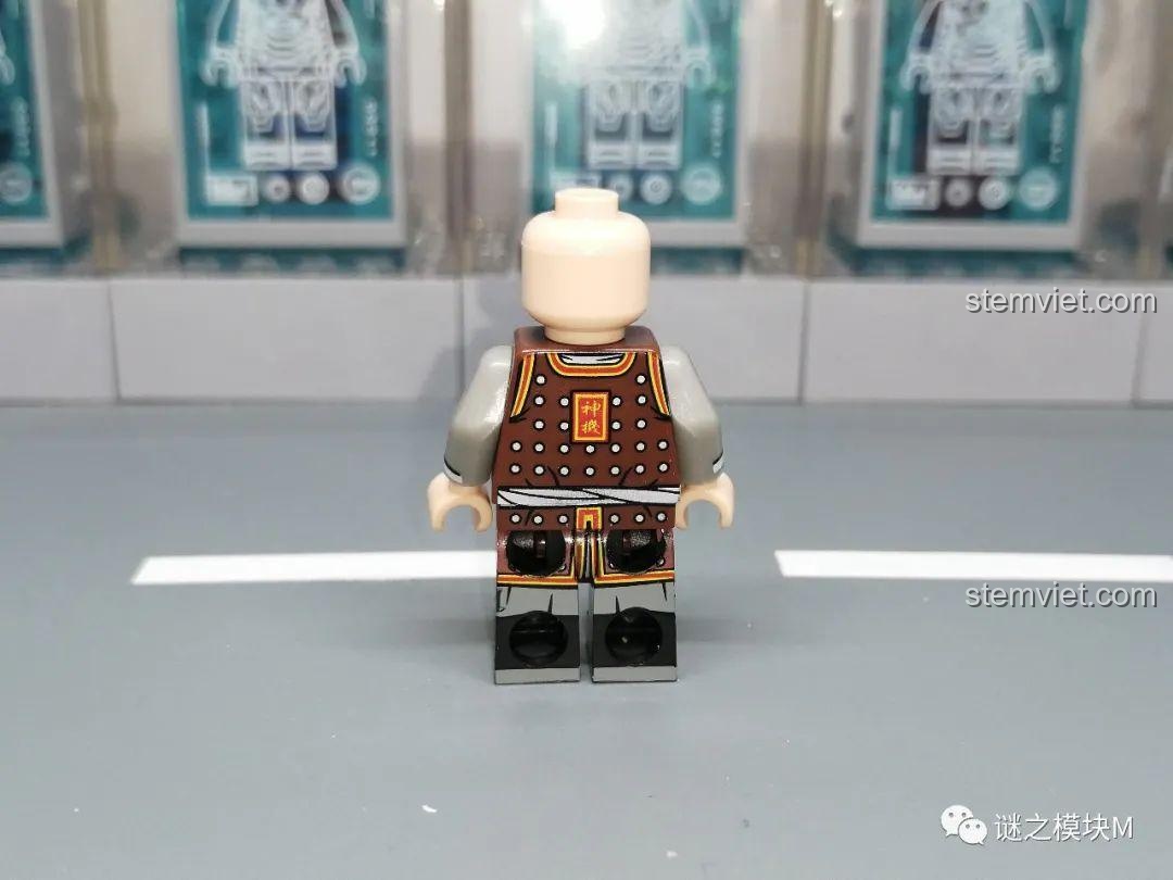 Mặt sau của lính Điểu Súng Thủ, một trong 6 minifigure của bộ Binh lính nhà Minh KT1090.