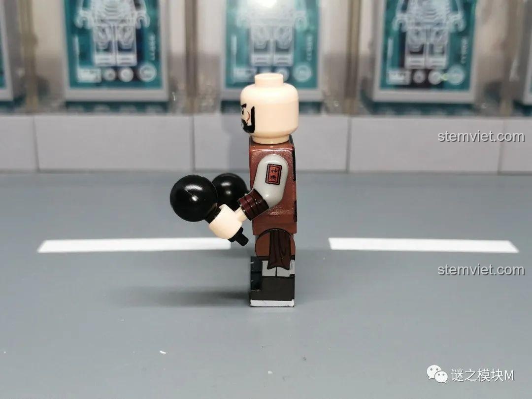 Chi tiết in bên tay của lính Trịch Đạn Thủ, một phần của bộ sưu tập Lính Thần Cơ Doanh KORUIT.