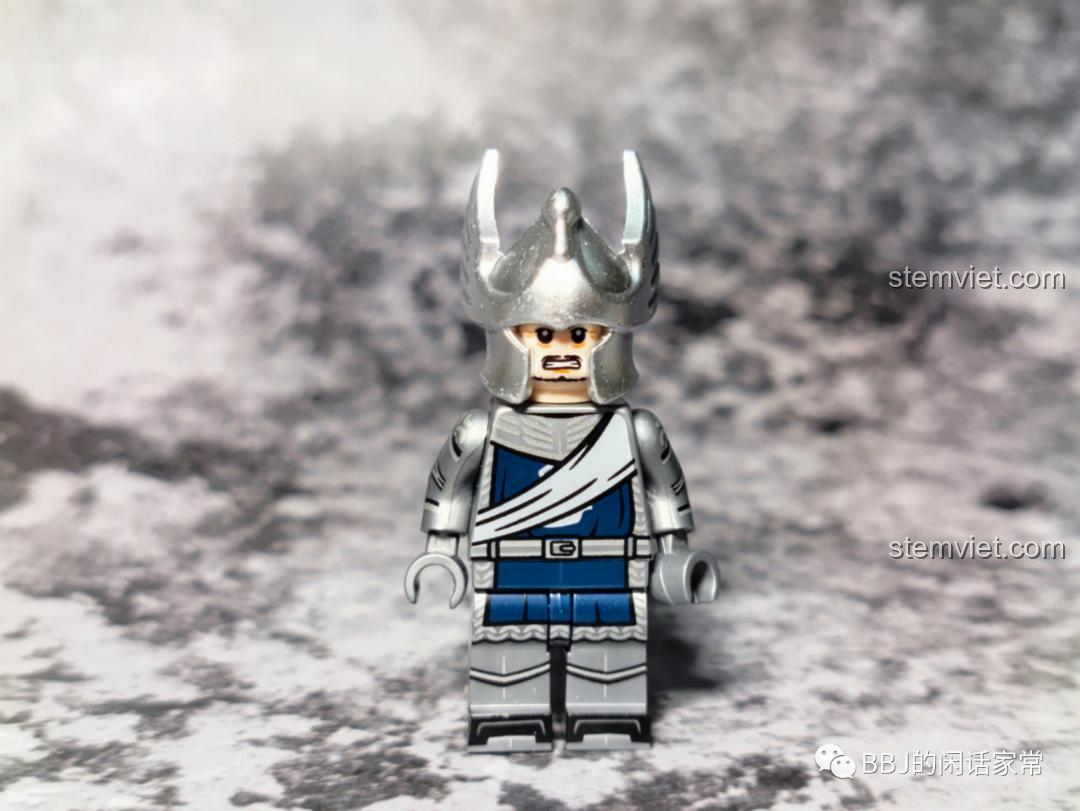 Minifigure Kỵ Sĩ Thiên Nga Dol Amroth KORUIT XP-391 cận cảnh mặt trước, chi tiết tinh xảo, đồ chơi mô hình cho bé trai 6 tuổi