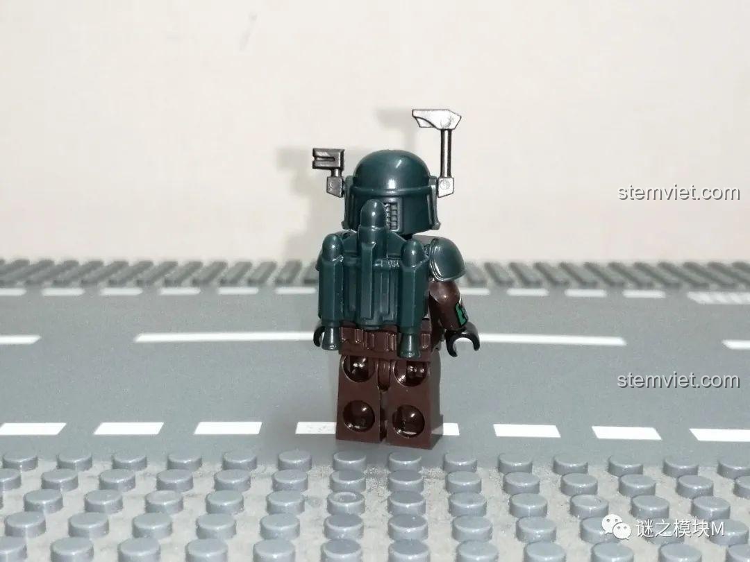Bộ xếp hình XP-352, Death Trooper nhìn từ lưng, đồ chơi mô hình cho bé trai 6 tuổi, chi tiết sắc nét.