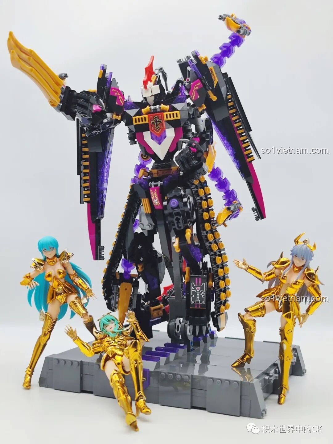 Kỵ Sĩ Tai Ương JIESTAR 67010 hoành tráng cùng các mô hình khác, tạo nên một bộ sưu tập robot chiến đấu ấn tượng.