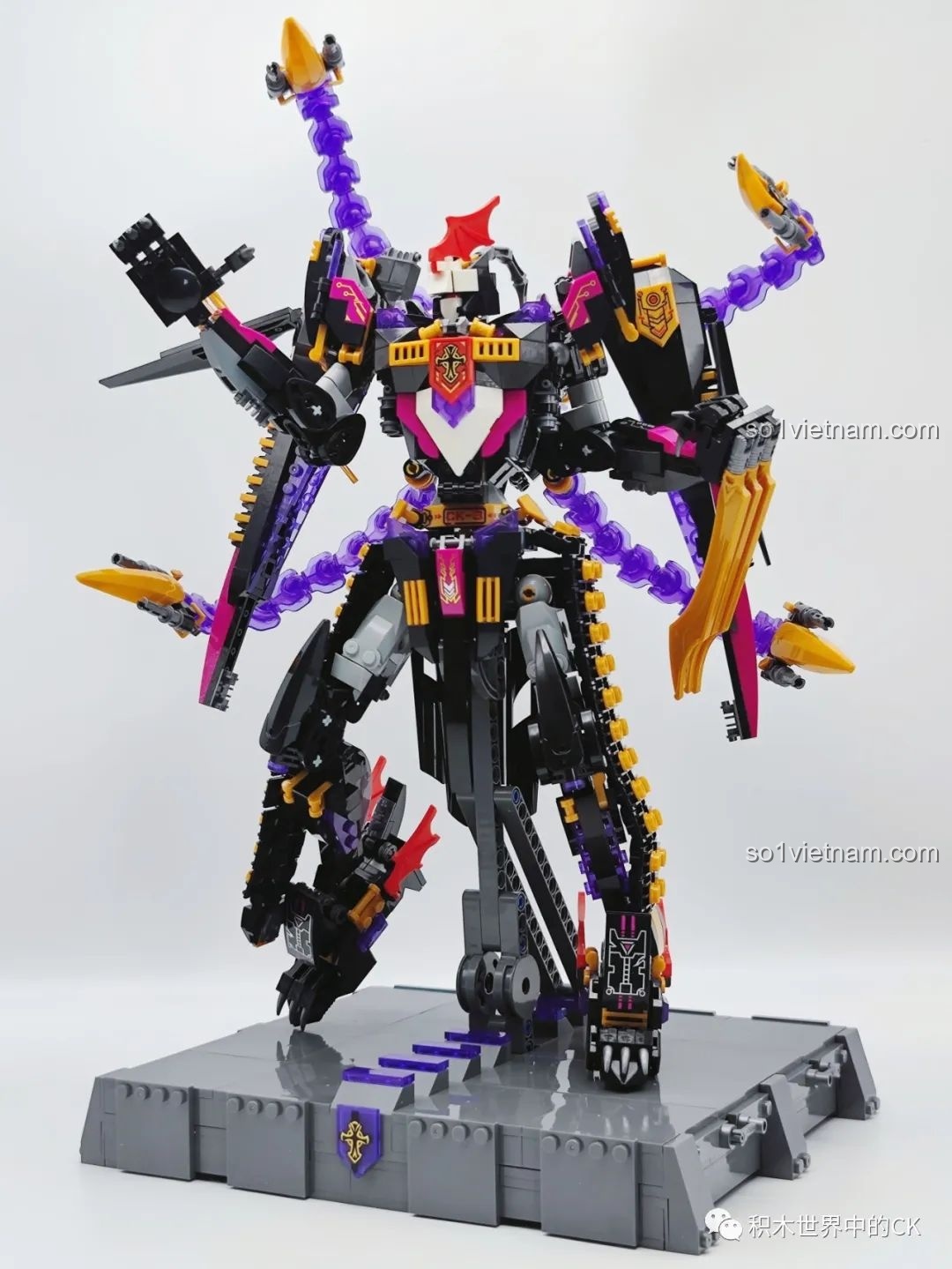 Kỵ Sĩ Tai Ương JIESTAR 67010 trong tư thế chiến đấu đầy uy lực, thể hiện sự linh hoạt và sức mạnh của robot Mecha.