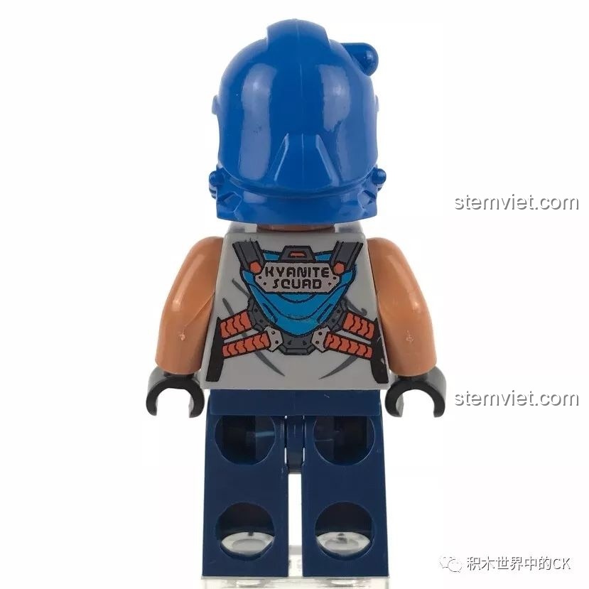 Mặt sau minifigure Leo bộ lắp ghép Xe Thăm Dò Tinh Thể Kyanite Squad 2401, chi tiết trang phục.