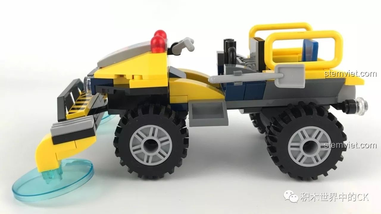 Thân xe Sona Explorer 2401 nhìn từ bên hông, bộ lắp ghép Xe Thăm Dò Tinh Thể Kyanite Squad.