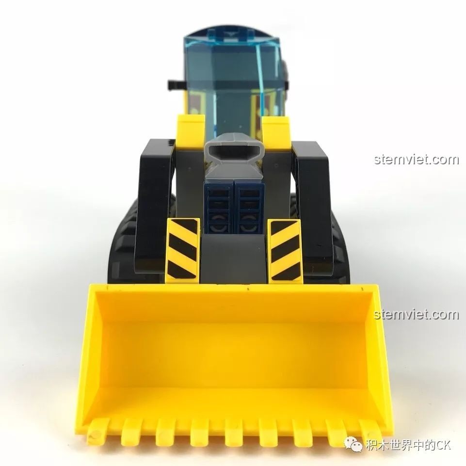 Thân xe Trailblazer 2402 nhìn từ bên hông, bộ lắp ghép Xe Khai Thác Tinh Thể Kyanite Squad.