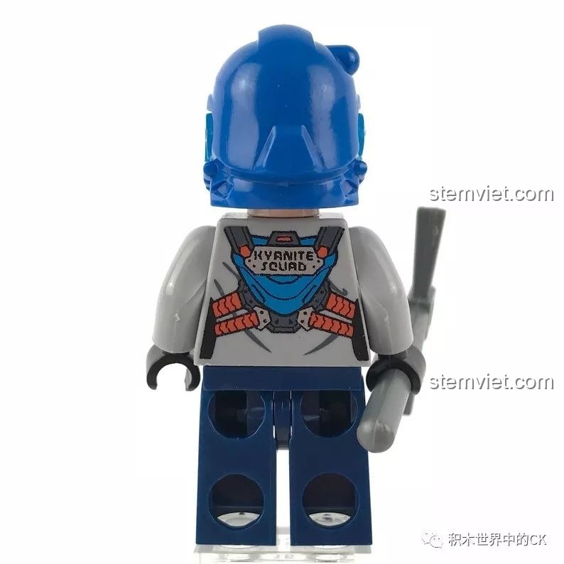 Minifigure Locke đang khai thác tinh thể, phụ kiện của bộ lắp ghép Xe Phá Đá Tiên Phong Kyanite Squad 2403.