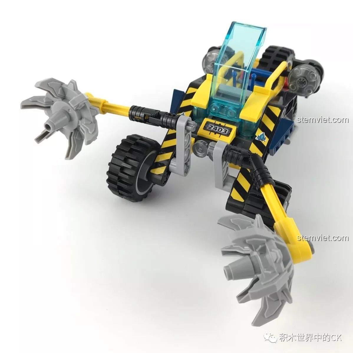 Mở hộp bộ lắp ghép Xe Quét Đá Kyanite Squad 2404, các mảnh ghép và sách hướng dẫn.