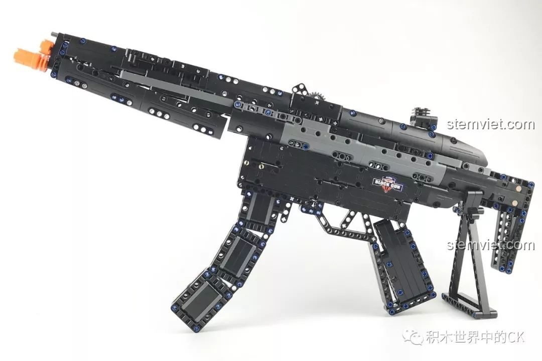 Lắp ráp băng đạn cong đặc trưng của súng MP5 từ các chi tiết Technic.