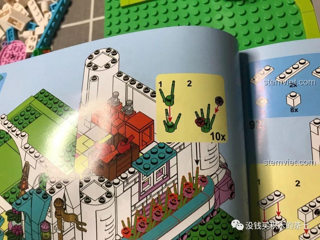 Lắp ráp bồn hoa nhiều màu sắc để trang trí bên ngoài tường lâu đài của bộ SEMBO 604003.