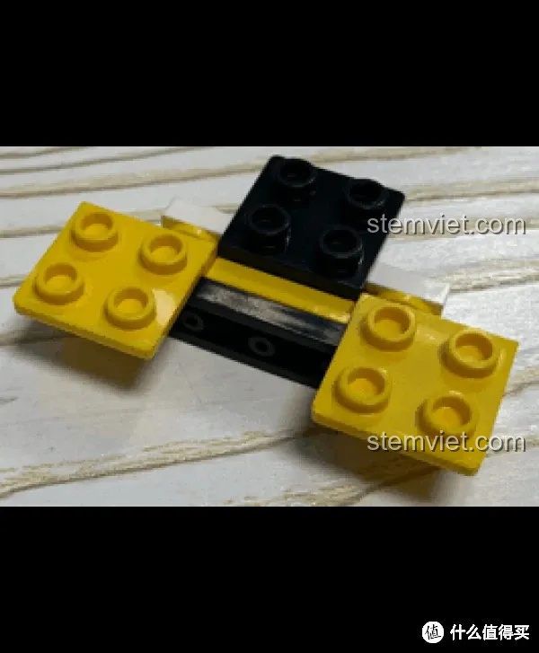 Quá trình lắp ráp phần chân của Cổng Chào Tết Sembo 201020.