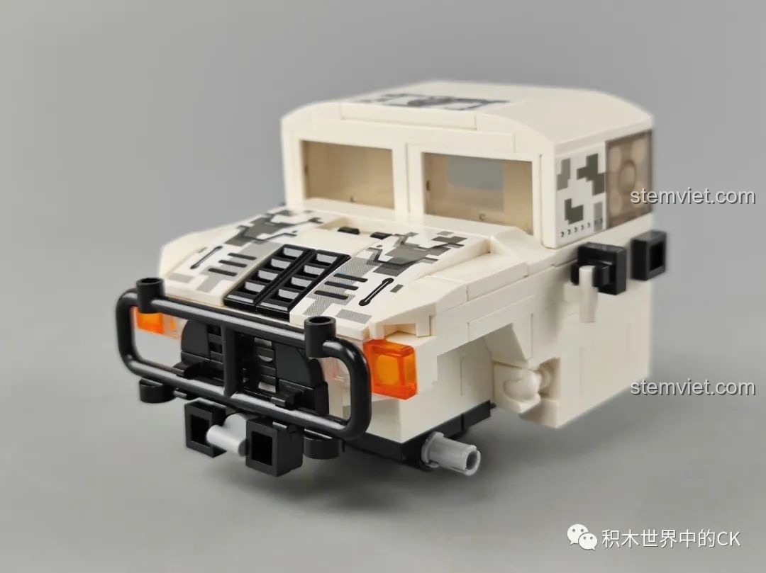 Quá trình lắp ráp phần đầu xe của mô hình Xe quân sự Dongfeng Warrior từ bộ Zhegao QL0175.