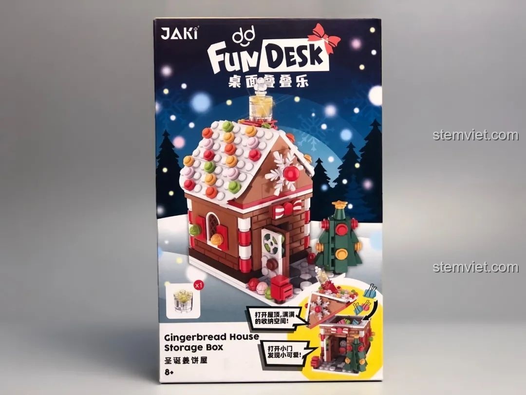Quá trình lắp ráp phần đế của Nhà Bánh Gừng JAKI, với các chi tiết trang trí nhỏ xinh.