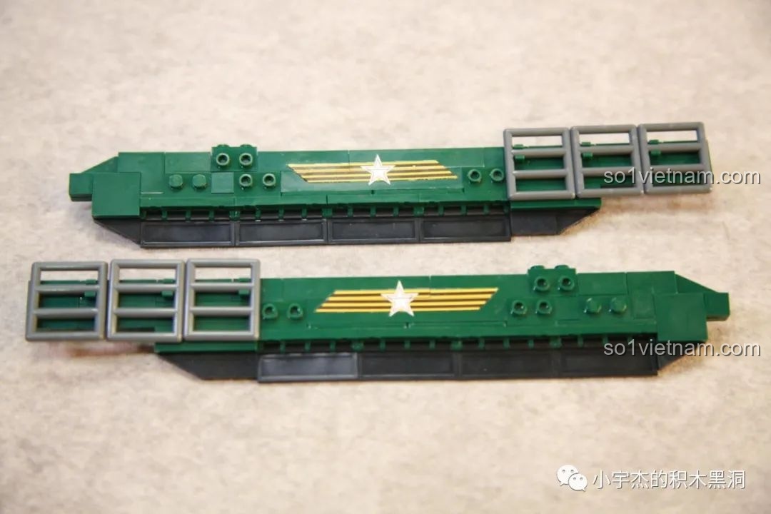 Lắp ráp phần giáp hông cho xe tăng T-14 Armata, với các decal đã được dán cẩn thận.