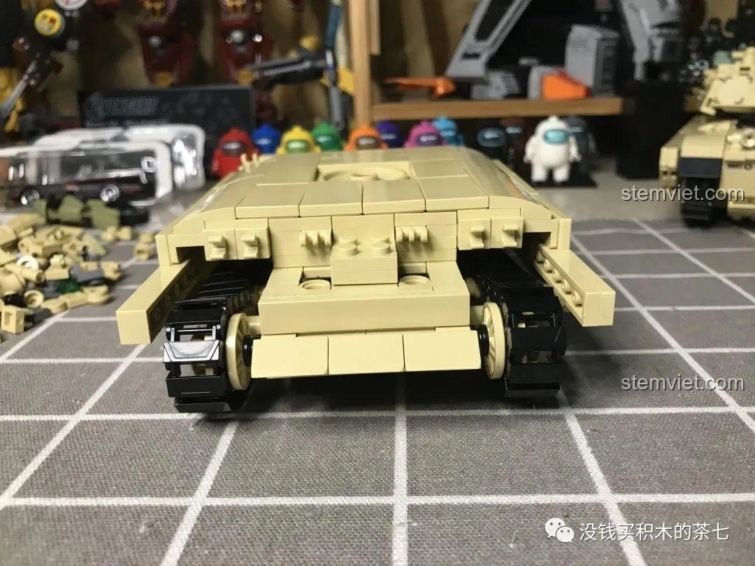 Quá trình lắp ráp giáp trước cho bộ đồ chơi Xe Tăng Challenger 2 FV 4034 JIAZHI 0105, bảo vệ phần đầu xe.