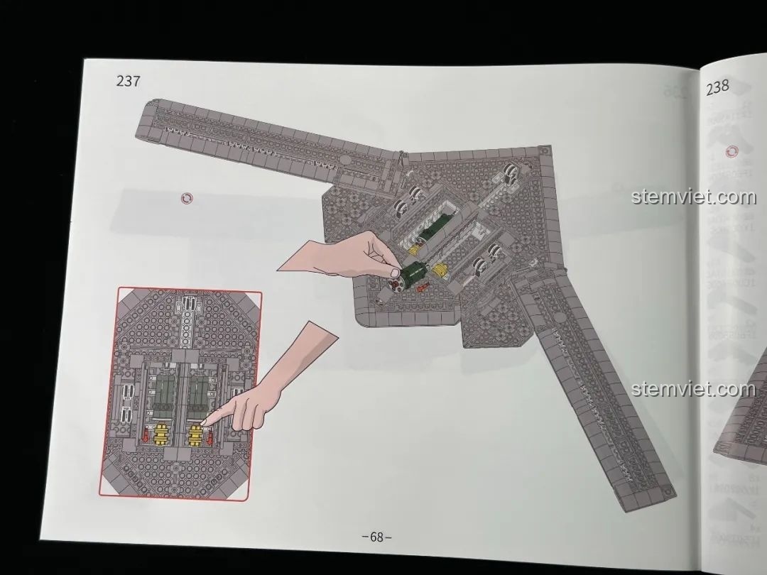Hướng dẫn lắp ráp khoang chứa bom trong sách hướng dẫn của bộ xếp hình Sát thủ tàng H-20 639026 hợp túi tiền.