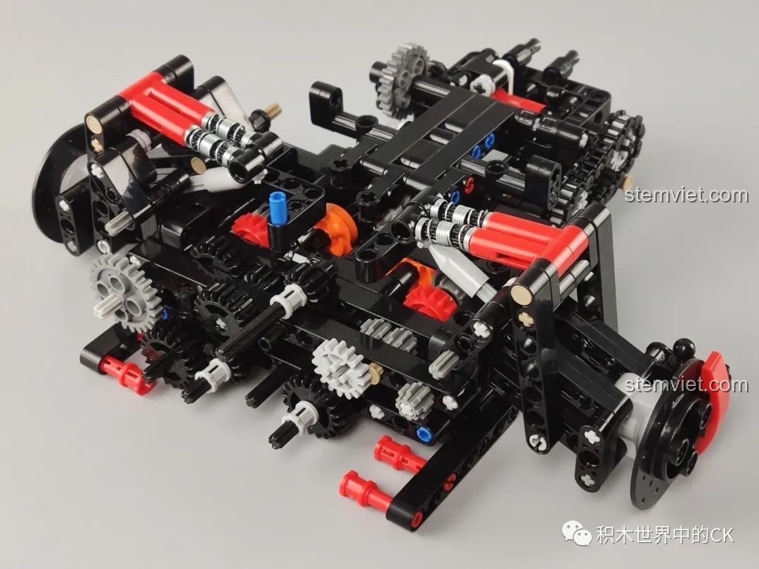 Quá trình lắp ráp khung gầm phía sau của Xe đua Lamborghini Centenario C 61041 với nhiều bánh răng phức tạp.