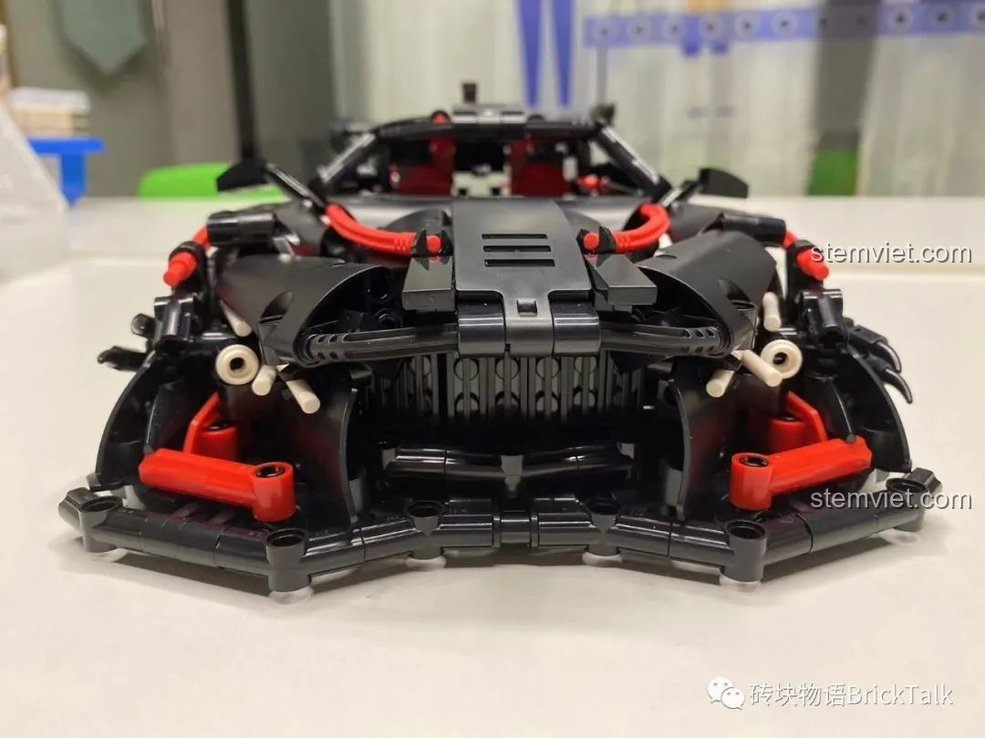Lắp ráp khung gầm siêu xe Apollo MOYU BLOCK