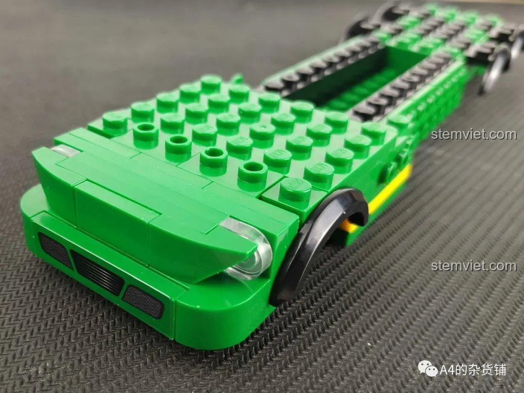 Quá trình lắp ráp phần đầu và khung gầm của mô hình Xe Tải Rác Sluban B0780.