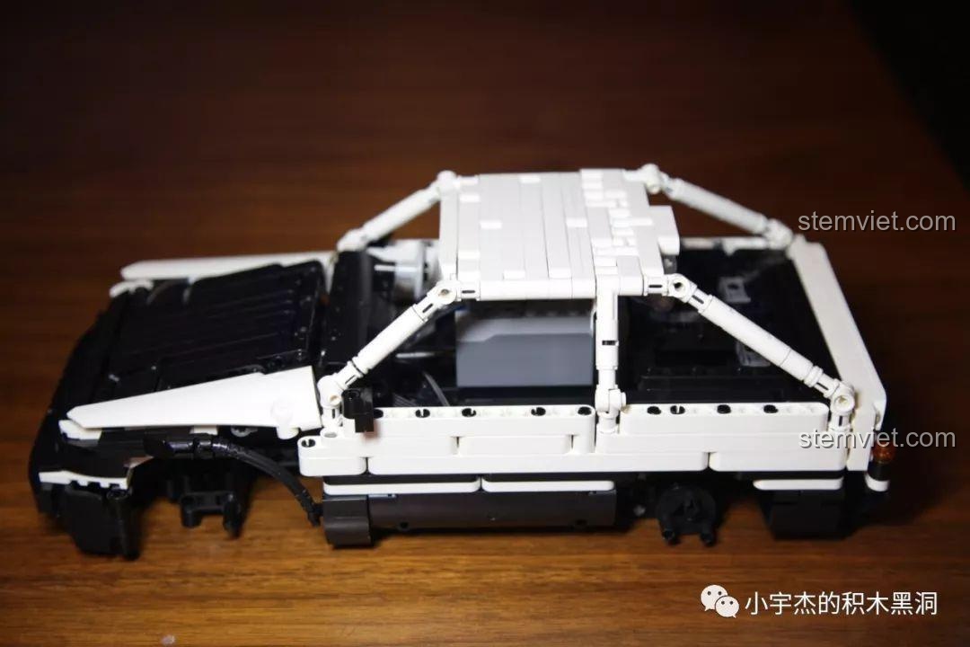 Quá trình lắp ráp khung và mui xe của mô hình Toyota AE86 K 81.