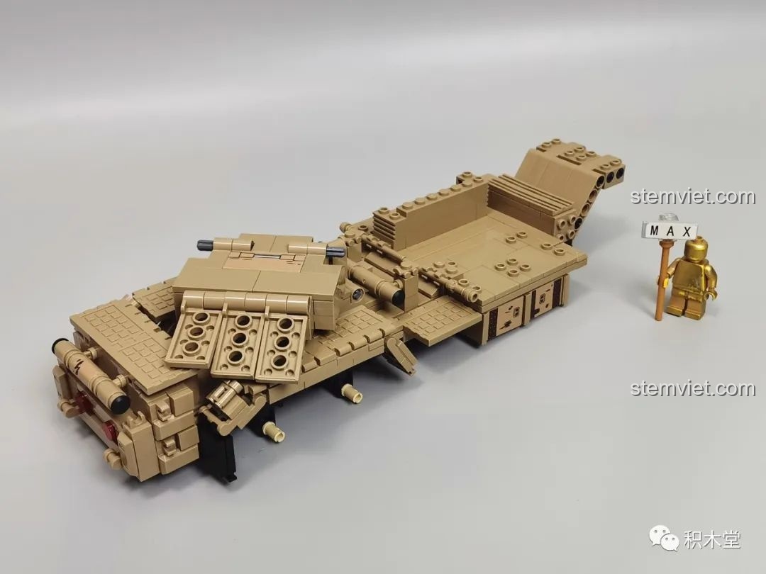 Quá trình lắp ráp phần khung của rơ-moóc trong bộ lắp ráp Hệ thống tên lửa đất đối không Patriot.