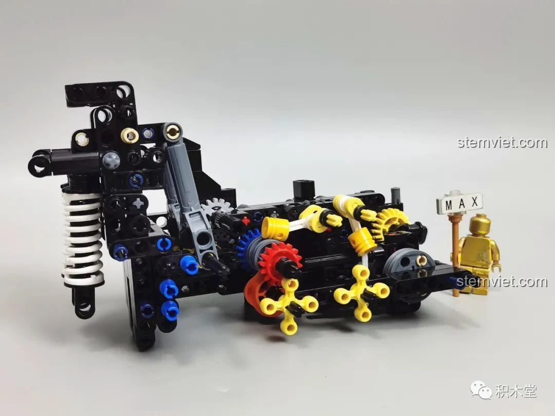 Quá trình lắp ráp phần khung và hộp số của mô hình Panlos 672110, một bộ phận cơ khí phức tạp và thú vị.