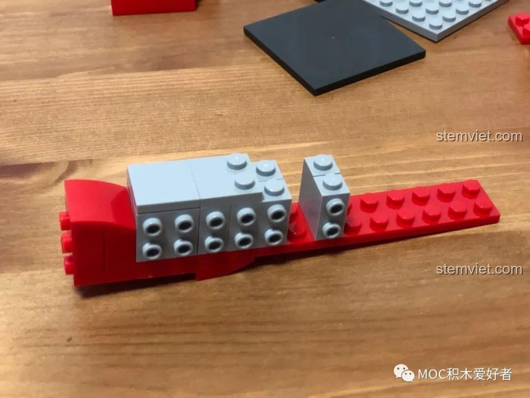 Quá trình lắp ráp phần lõi thân tàu của mô hình Tàu sân bay Sơn Đông SEMBO 202074.