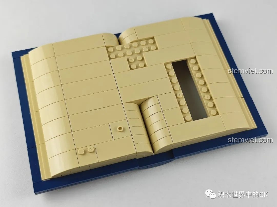 Quá trình lắp ráp phần nền sách của bộ xếp hình Cuốn sách ma thuật Hogwarts 13010.