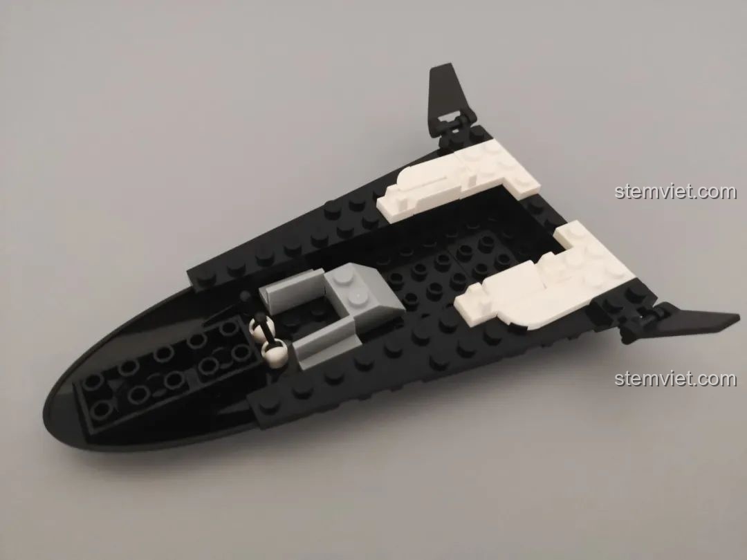 Bắt đầu lắp ráp tàu con thoi nhỏ, phần đầu của tên lửa trong bộ GUDI 10803.