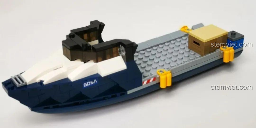 Hoàn thiện phần mũi tàu và buồng lái của tàu công trình GUDI 10804, sẵn sàng để lắp ráp các chi tiết khác.